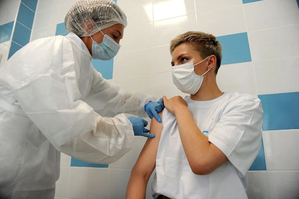 Российская вакцина показала себя лучше, чем другие двухкомпонентные аналоги