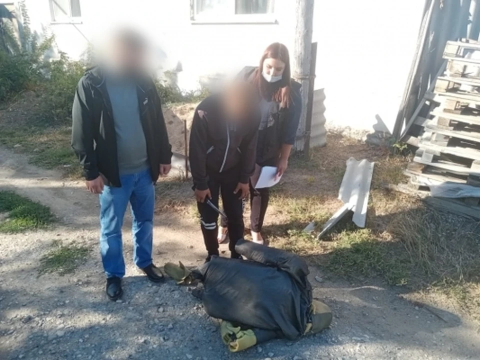 Мужчины напали ночью