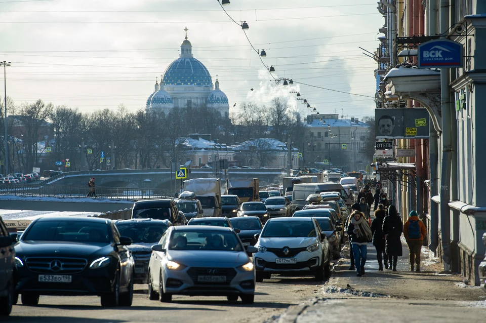 Пробки сковали Петербург утром 14 сентября