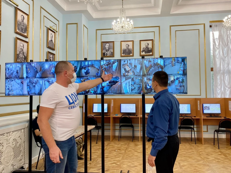 Александр Швецов посетил ЦОН (центр общественных наблюдателей) в Севастополе