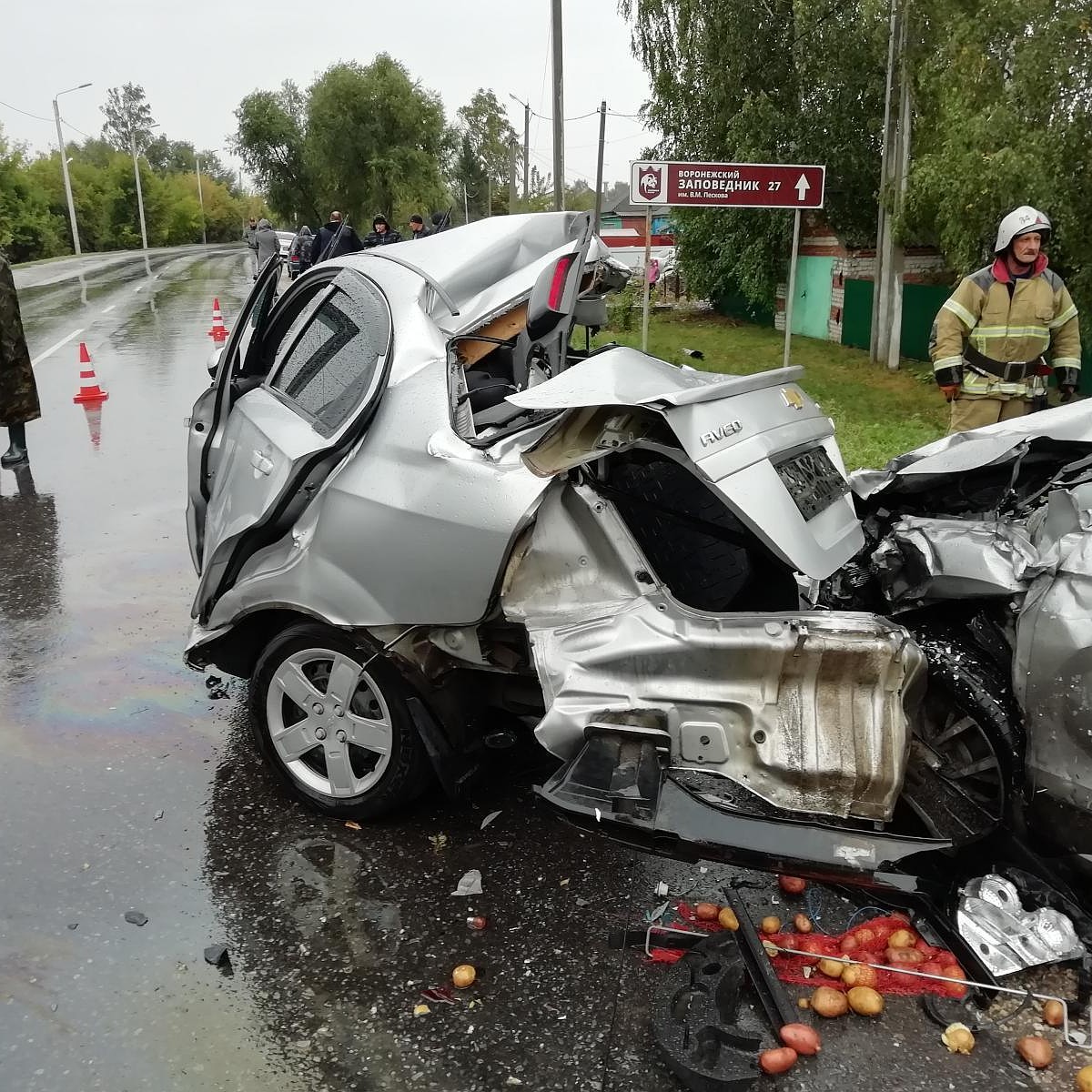 Парень и девушка погибли в жутком ДТП с внедорожником под Липецком - KP.RU