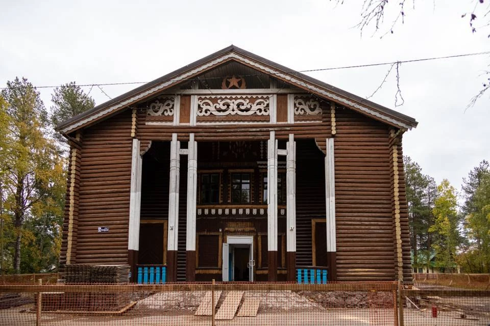 Здания, подобного Дому культуры в Зеленоборском, нет нигде в Мурманской области.