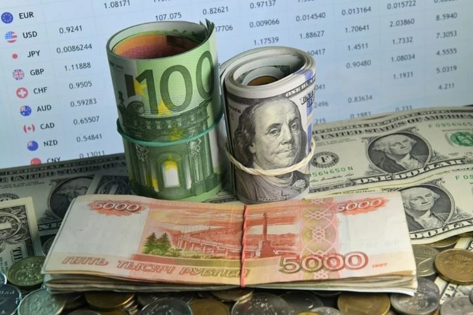 Минэкономразвития прогнозирует укрепление рубля к концу 2021 года Фото: Владимир Трефилов/РИА Новости