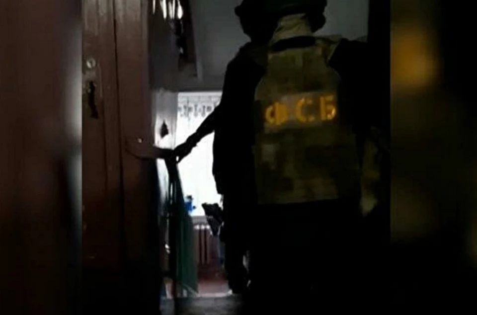 Следственным отделом УФСБ России по Свердловской области в отношении пятерых задержанных лиц возбуждено три уголовных дела. Фото: скриншот с видео ФСБ