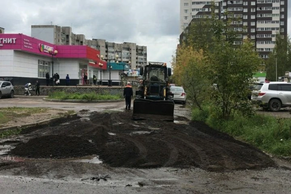 24 сентября после резонанса от разбитого асфальта ничего не осталось. Фото: Андрей Удальцов