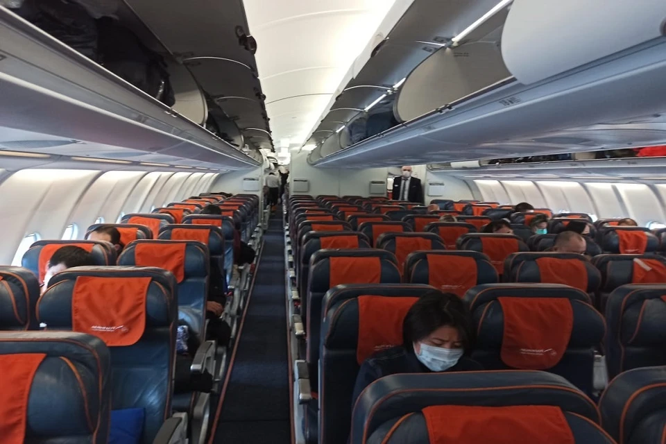 В Толмачево задержали пассажира, курившего на борту самолета.