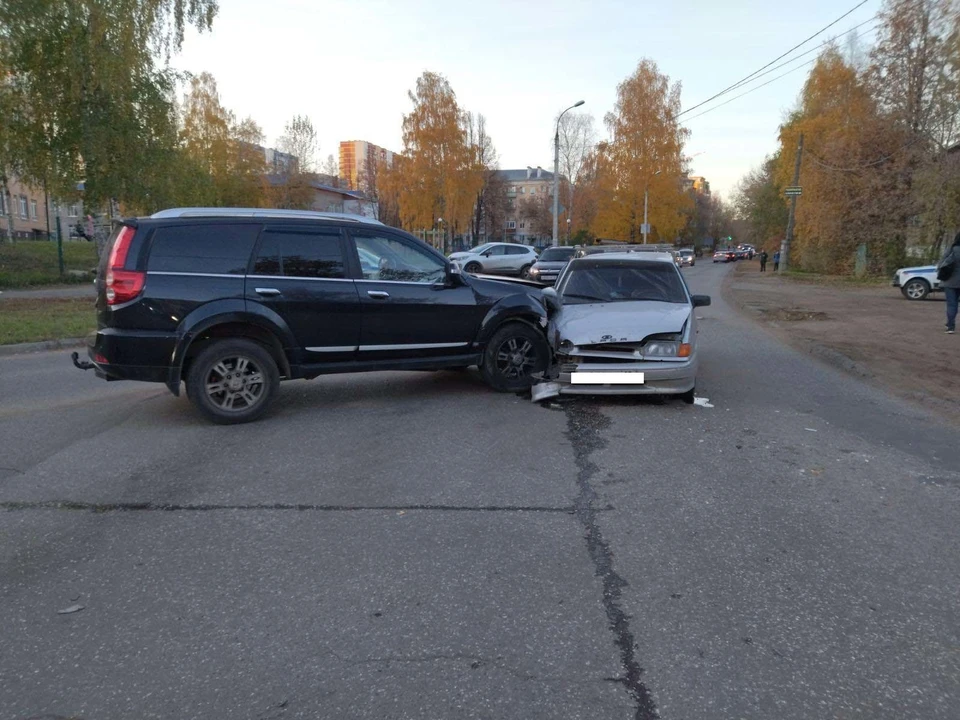 При выезде со второстепенной дороги водитель должен уступить дорогу транспортному средству, движущемуся по главной. Фото: 1-й отдел УГИБДД по Удмуртии