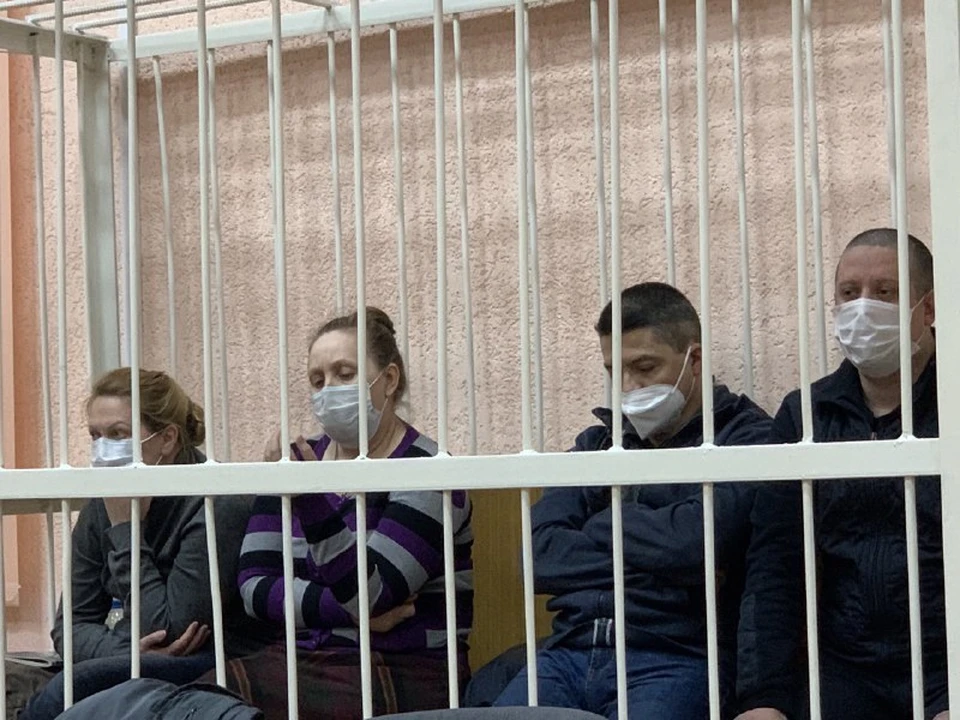 Судья Заводского районного суда Николай Быданцев продолжил зачитывать приговор восьмерым обвиняемым.