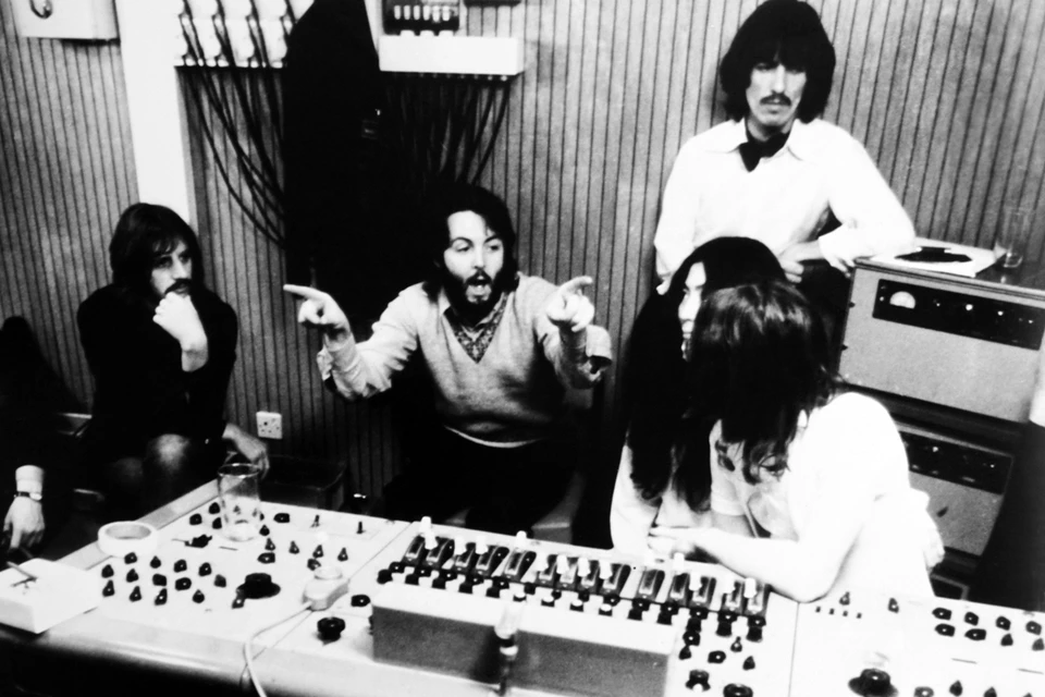 С момента распада The Beatles прошло более полувека, но споры, предположения, а иногда и обвинения продолжают звучать