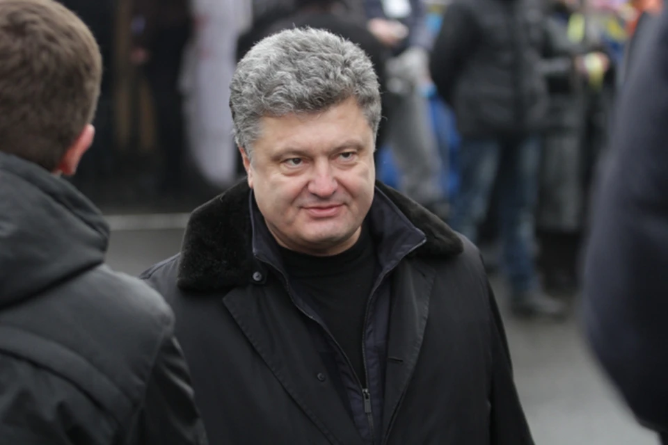Петр Порошенко заявил, что Владимир Зеленский причастен к организации митинга около его дома.