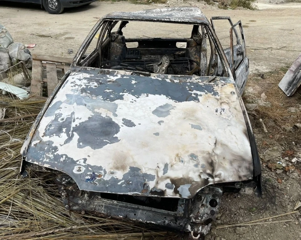 Автомобиль сгорел. Фото: crim.sledcom.ru