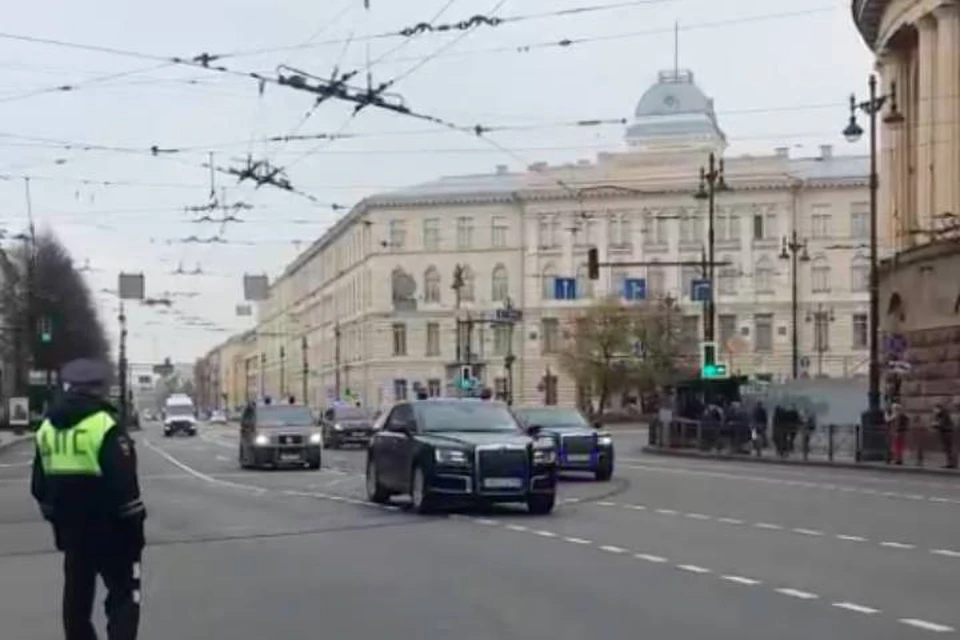 Московский проспект в Петербурге перекрыли для проезда официального кортежа