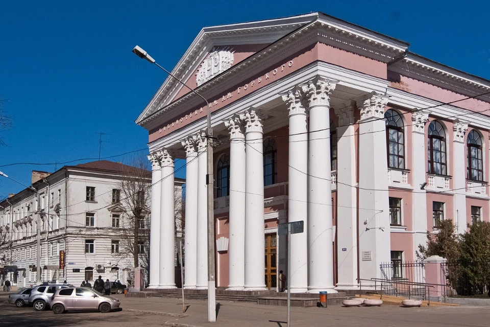 Фестиваль уже который год принимает областная библиотека имени Горького, можно сказать, главный храм книги в столице Верхневолжья. Фото: VK/Тверская Горьковка