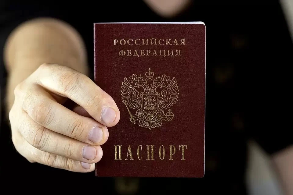 Мужчина чуть не утонул в Москве-реке, пытаясь выловить свой паспорт