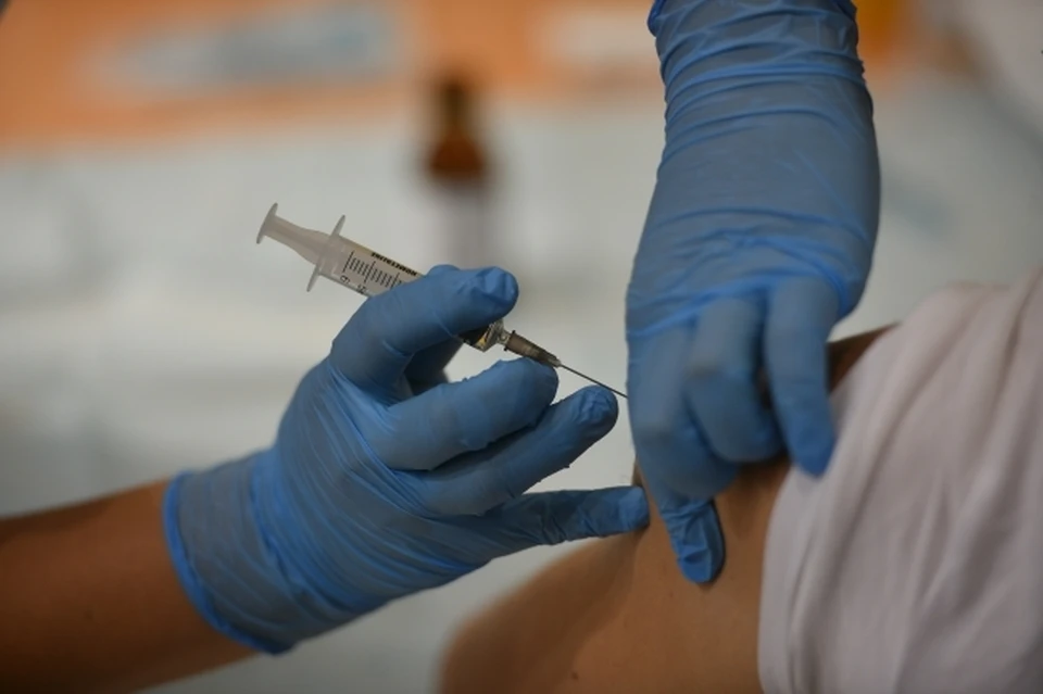 Онкобольных посоветовали делать прививку от коронавируса через три месяца после агрессивной терапии