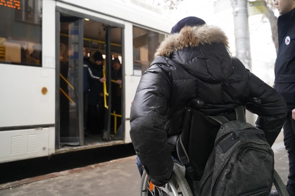 В Симферополе мужчины украли у колясочника инвалидное кресло