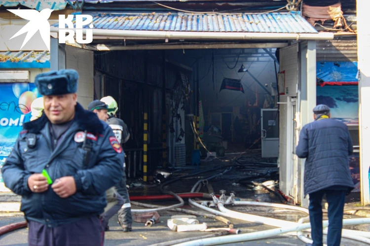 Полицейских сняли, полезли воры: арендаторы просят защитить товар на сгоревшем рынке во Владивостоке