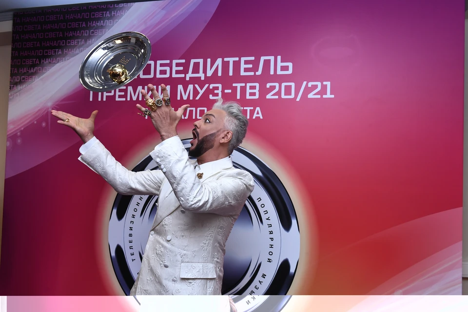 Роскомнадзор вынес предупреждение "Муз-ТВ" за гей-пропаганду среди несовершеннолетних