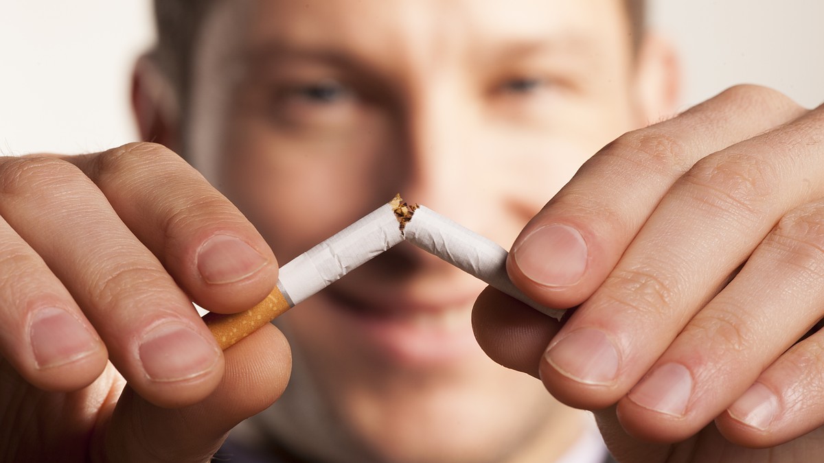 Как я насовсем бросил курить. «Безопасность электронной сигареты оказалась  иллюзией» - KP.RU