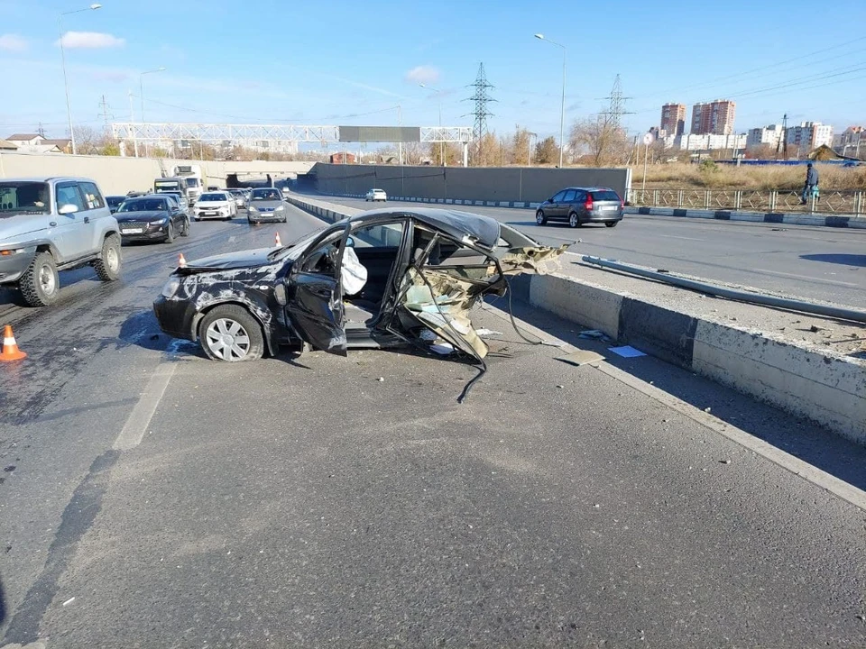 "Шевроле" рассыпался на части.