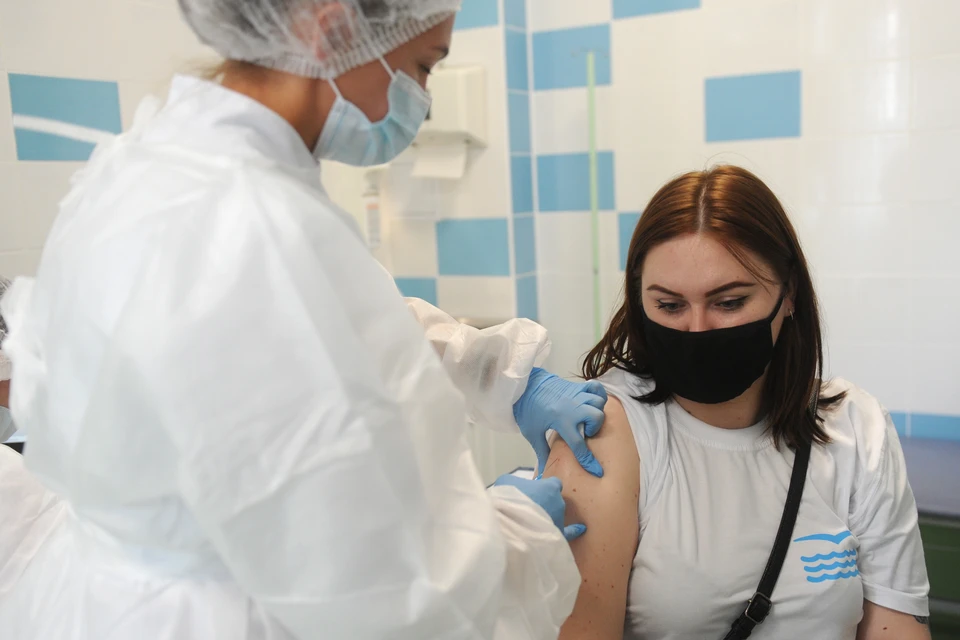 Обязательная вакцинация введена для горожан с хроническими заболеваниями в Петербурге