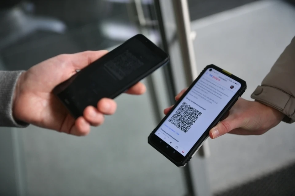 В Новосибирске не исключили введение QR-кодов о вакцинации от коронавируса в транспорте.