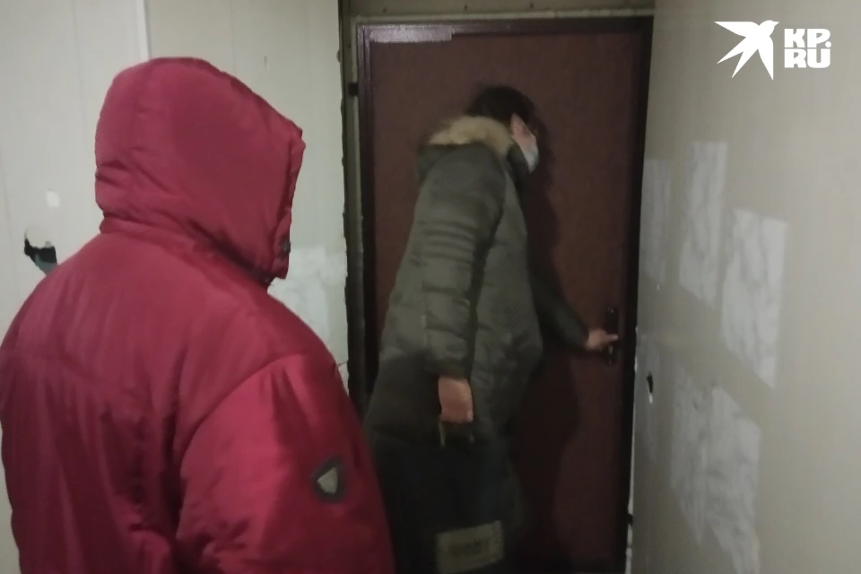 Сотрудники редакций не могли покинуть здание, дверь заблокировали неизвестные.