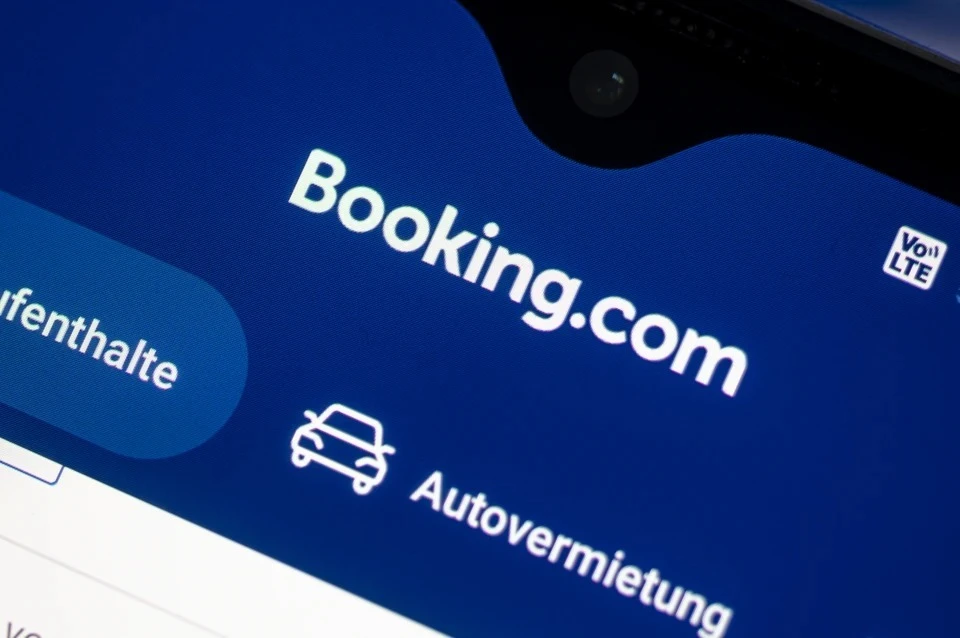 Суд отклонил жалобу Booking.com на иск антимонопольной службы России