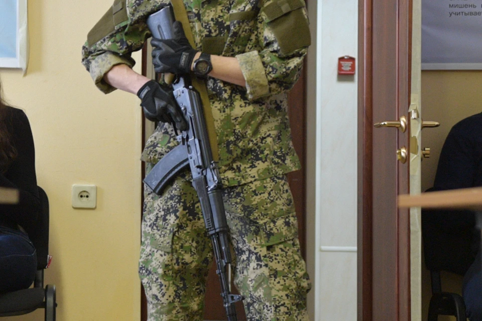 Асадулл Рахманов был вооружен автоматом Калашникова