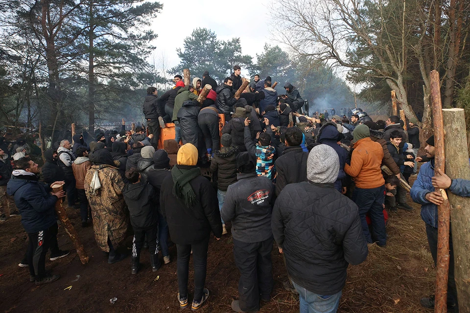 Польша намерена ужесточить приграничные правила после того, как закончится действие режима ЧП из-за миграционного кризиса на границе с Беларусью.