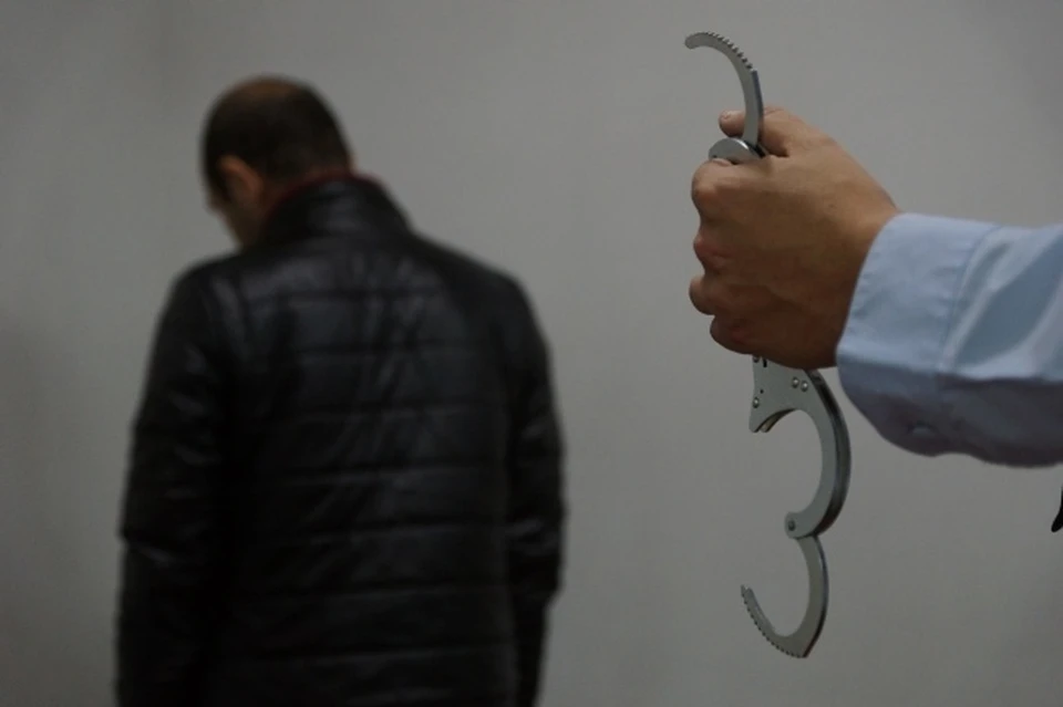 В Симферополе задержали мужчину, порезавшего своих собутыльников ножом