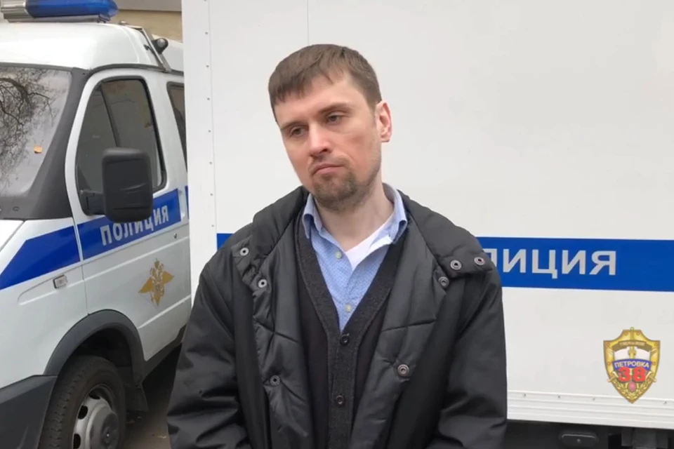 Осенью прошлого года в полицию обратился с заявлением 39-летний мужчина. По его словам, из квартиры в Замоскворечье бесследно исчезло около 150 предметов искусства.
