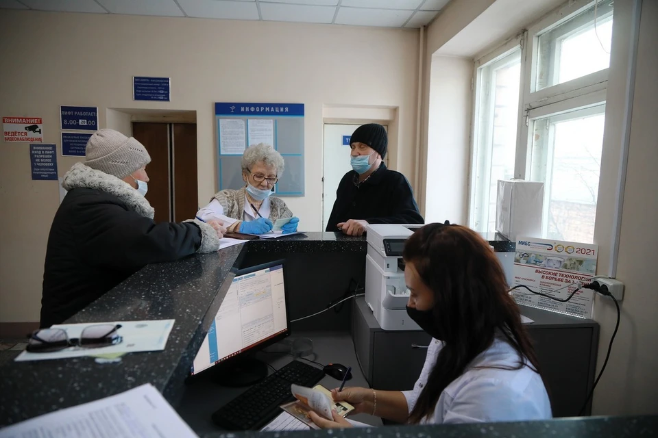 В Красноярском крае ввели обязательную вакцинацию для тех, кто старше 60 лет