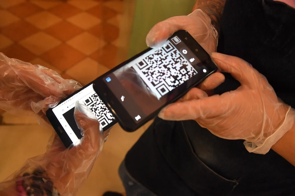 Правительство РФ прорабатывает возможность выдачи QR-кодов по достаточному уровню антител к коронавирусу