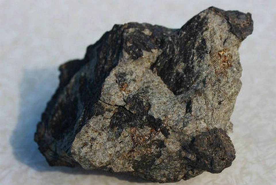 Находку удалось идентифицировать как метеорит-хондрит. Фото: УрФУ