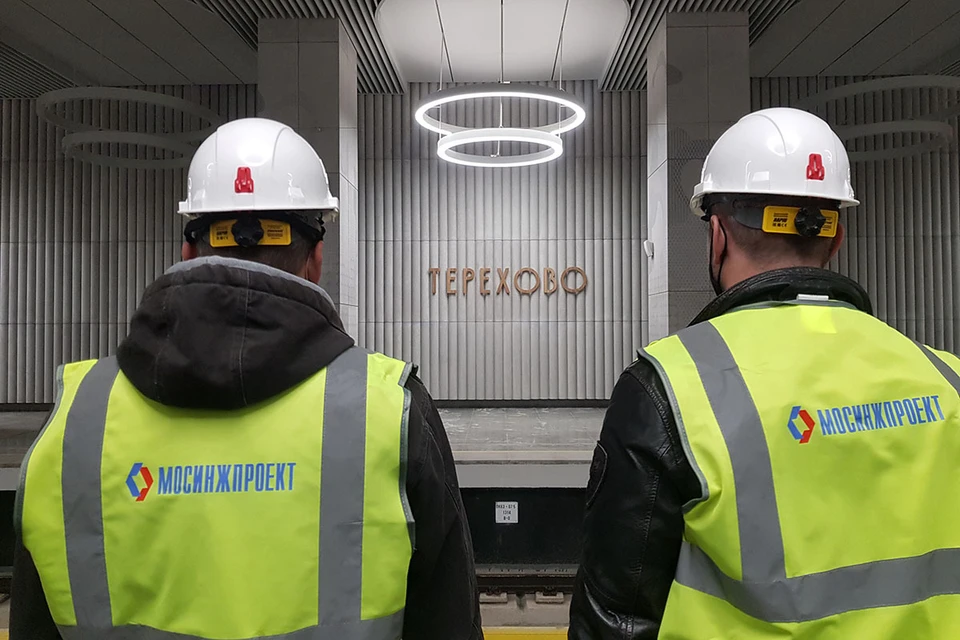 Москва готовится к старту новых станций Большой кольцевой линии (БКЛ) метро. Напомним, в ближайшие недели для пассажиров откроются сразу три участка БКЛ с 10 станциями.