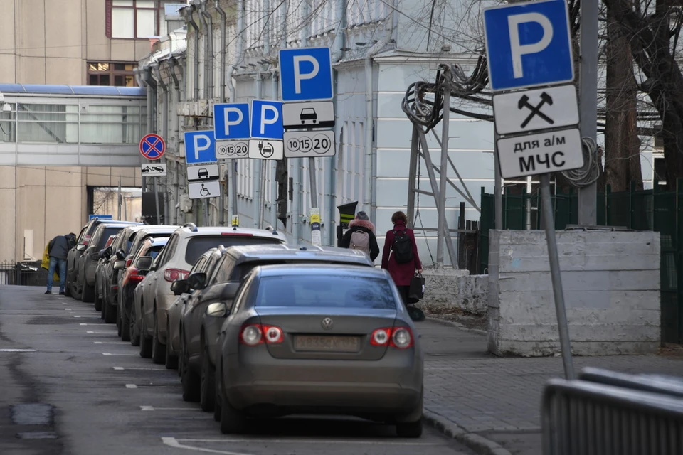 Большой уровень автомобилизации увеличивает число парковочных мест