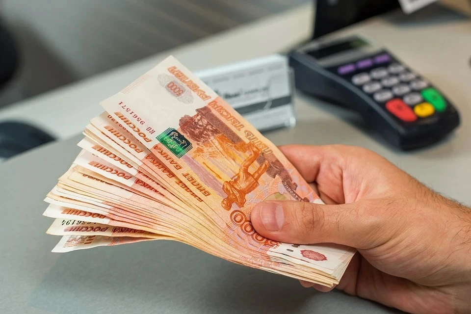 Аналитики назвали сферы, где работникам выплатят премии к Новому году