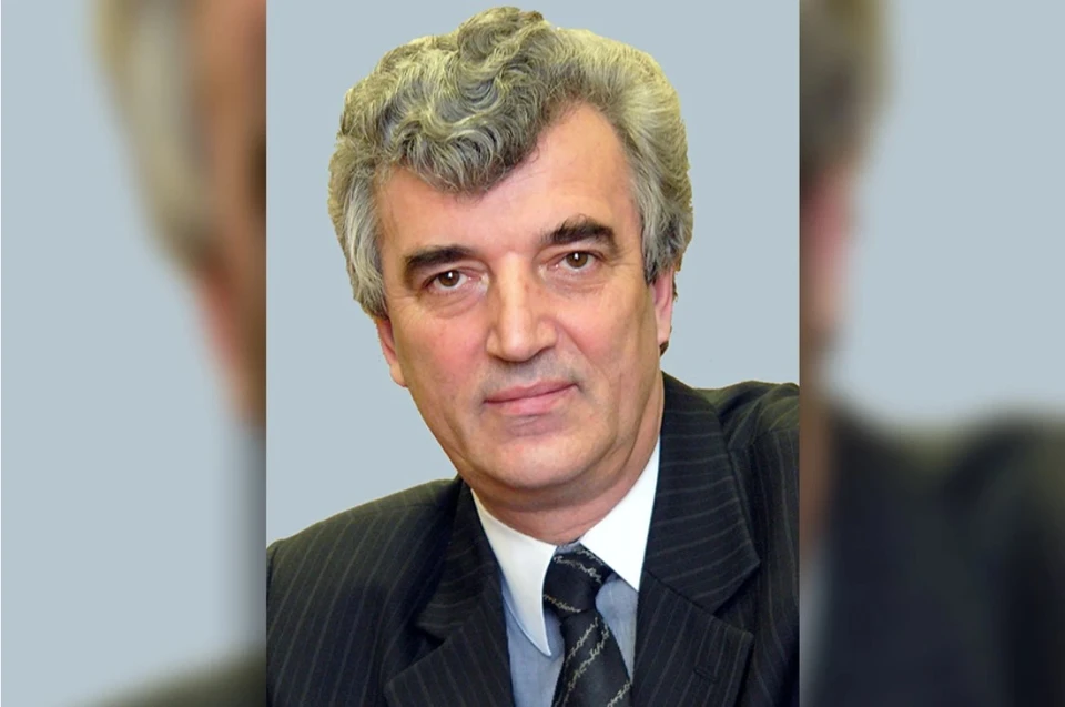 Депутат предложил передать "Губернский" партии, как было в советские годы. Фото: kprf-murman.ru