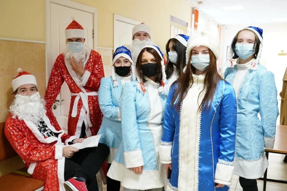 Сочинские студенты-аниматоры привились от коронавируса