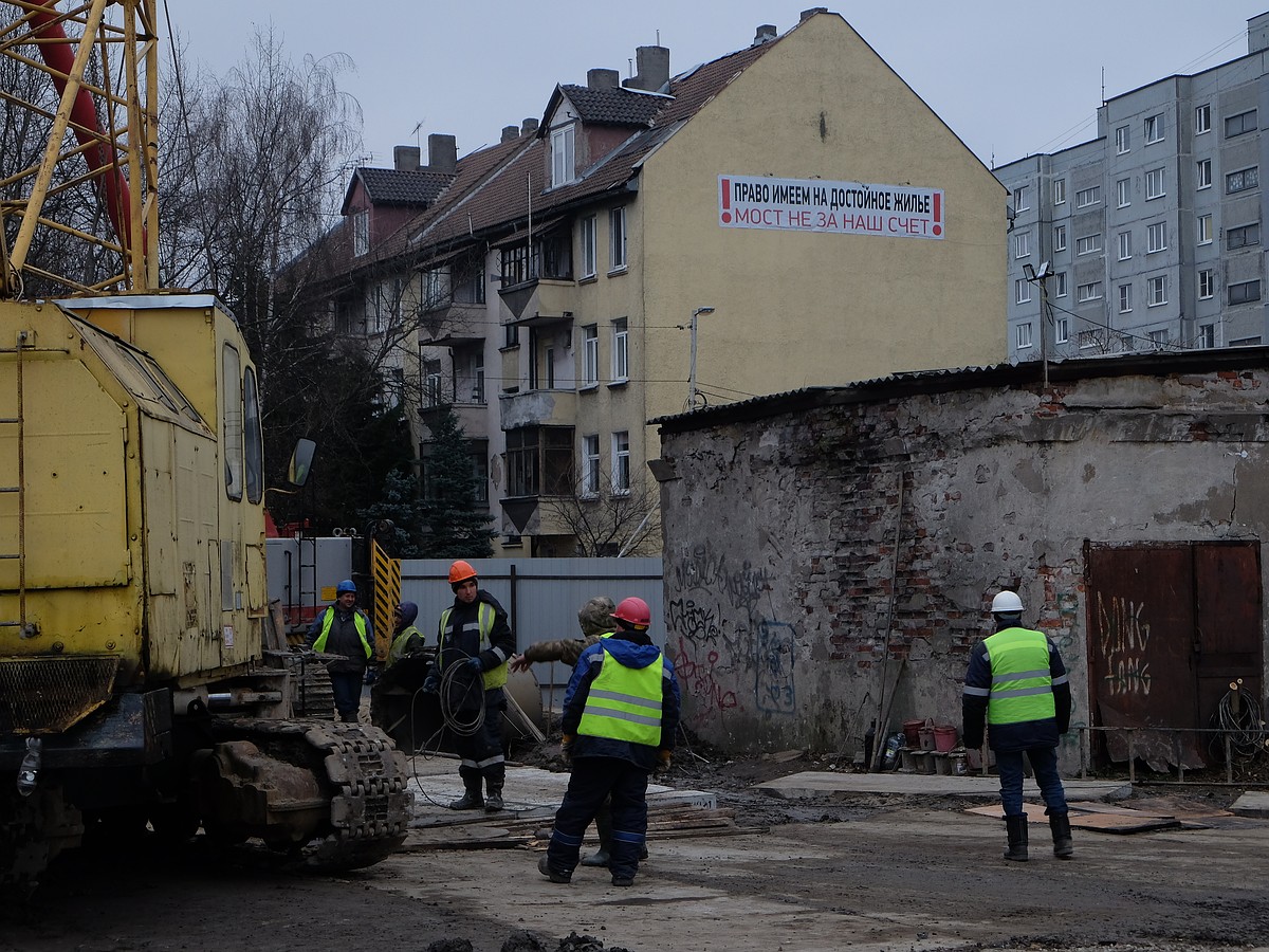 Готовимся к пробкам: перед двухъярусным мостом оставят всего три полосы из  шести - KP.RU