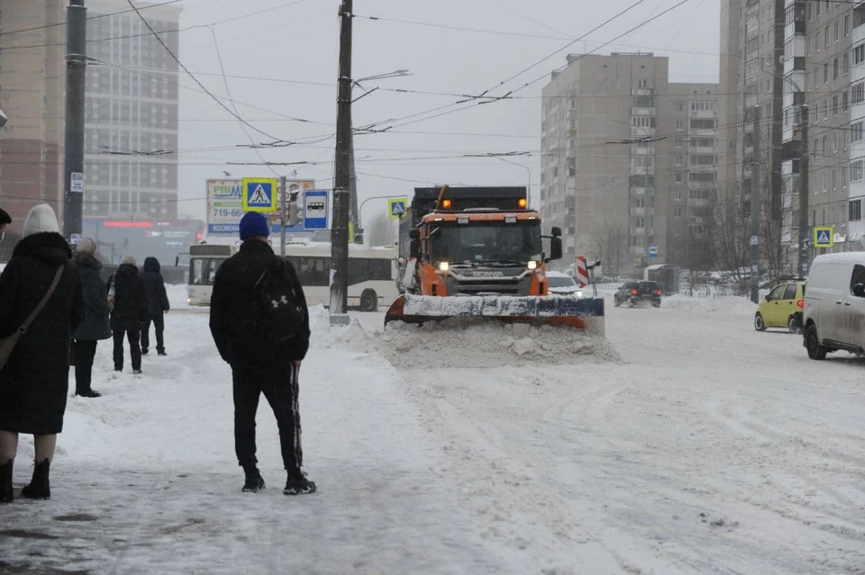 Петербург переживает самый настоящий супер-снегопад.