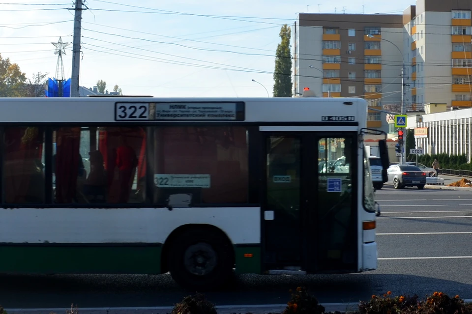 Где автобус октябрьский. 650 Автобус Октябрьская улица. Автобус Октябрьская класс. Автобусы в Липецке первый раз еду на автобусе КАМАЗ. Автобусы 316 и 325 Тольятти фото.