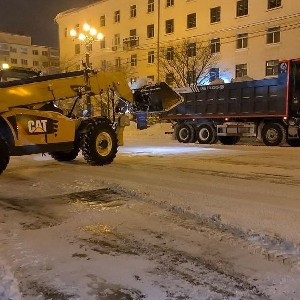 Водители Хабаровского края попали в снежный плен на дорогах - KP.RU