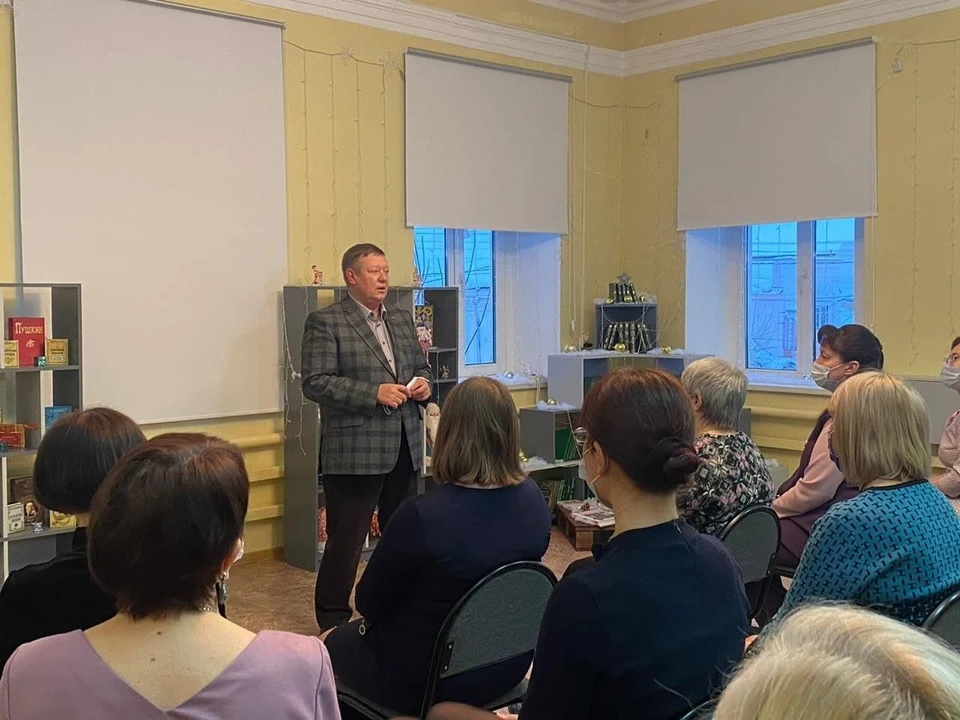 Николай Панков обсудил будущее библиотек с жителями Вольского района