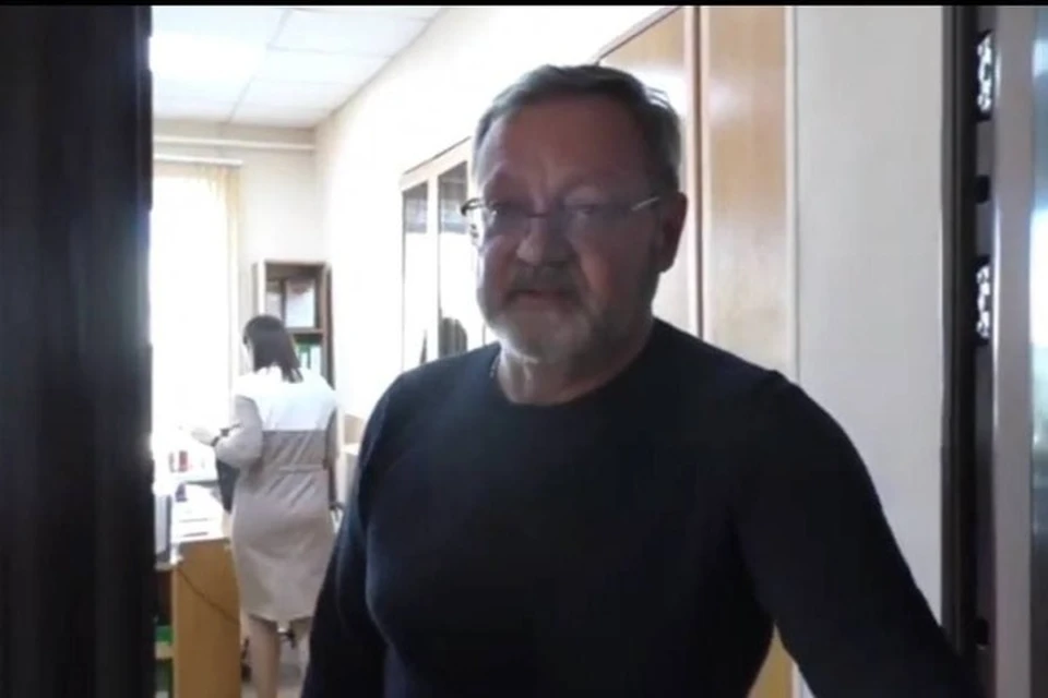 В Динском районе на видео попала драка депутата и блогера. Фото: скриншот видео
