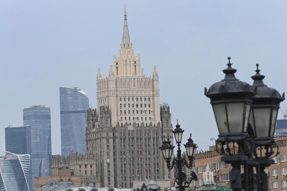 РФ и Соединенные Штаты возобновляют переговорные каналы по урегулированию на Украине