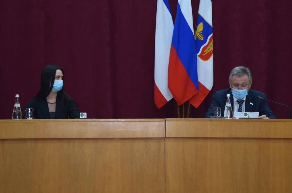 Состоялась 55-я внеочередная сессия Симферопольского городского совета II созыва. Фото: simadm.ru