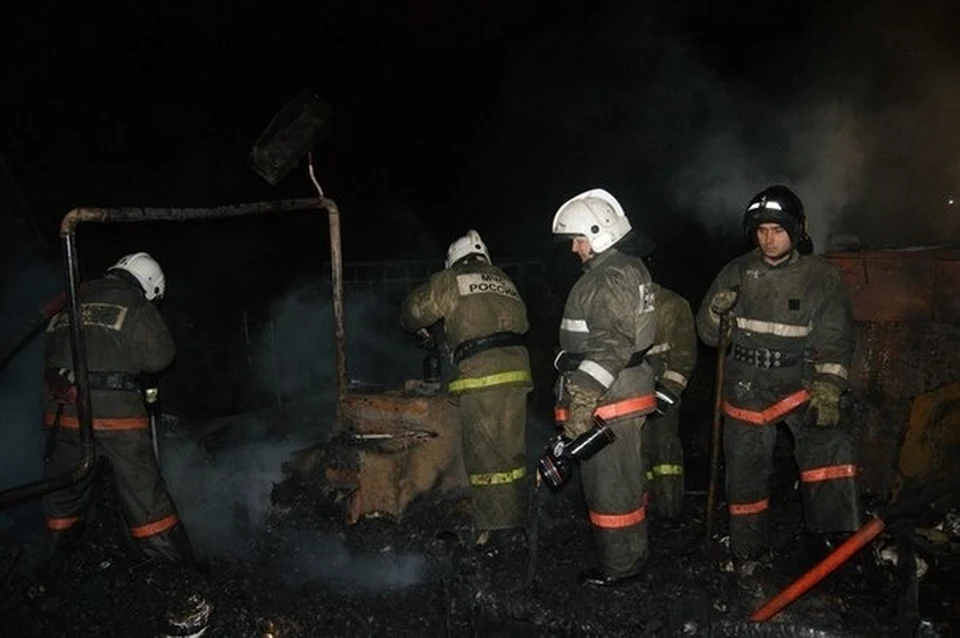 С огнем в жилом доме боролись 10 человек. Чтобы ликвидировать возгорание понадобилось несколько часов.