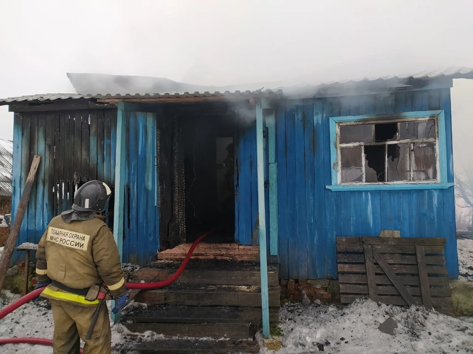 Два человека погибли на пожаре в деревне Давыдово Касимовского района. Фото: ГУ МЧС по Рязанской области.